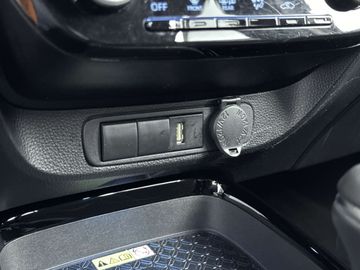 Car image 32