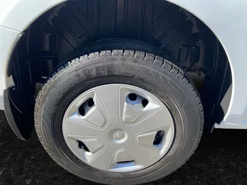 Car image 39
