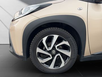 Car image 21