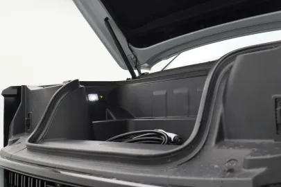 Car image 40