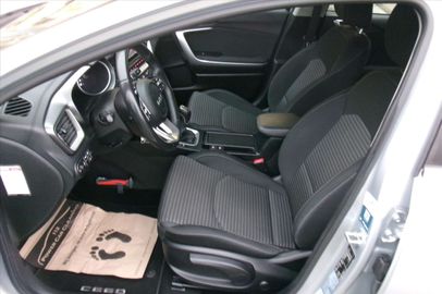 Car image 31