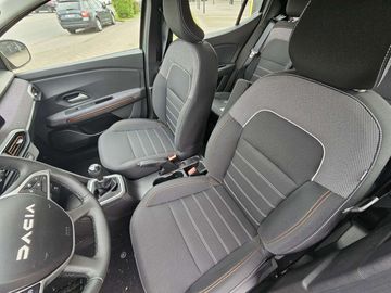 Car image 14