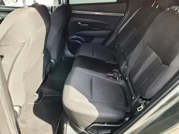 Car image 27