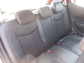 Car image 40