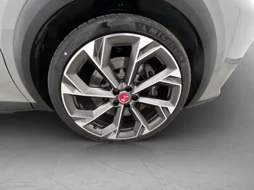 Car image 35