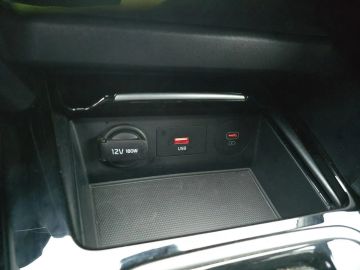 Car image 28