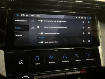 Car image 34