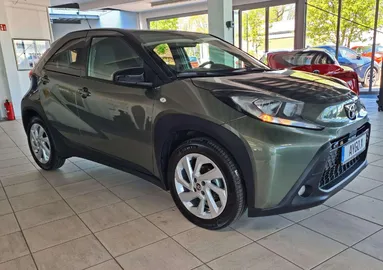 Car image 2