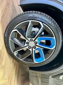 Car image 32