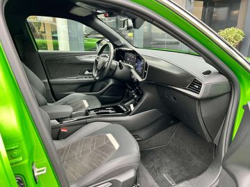 Car image 30