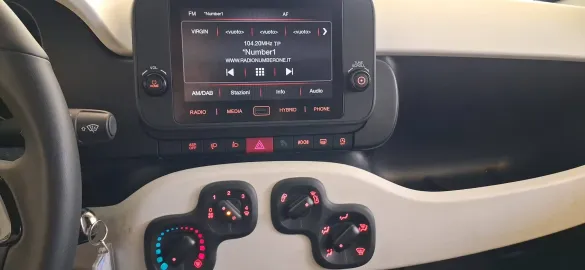 Car image 16