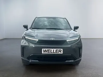 Car image 3