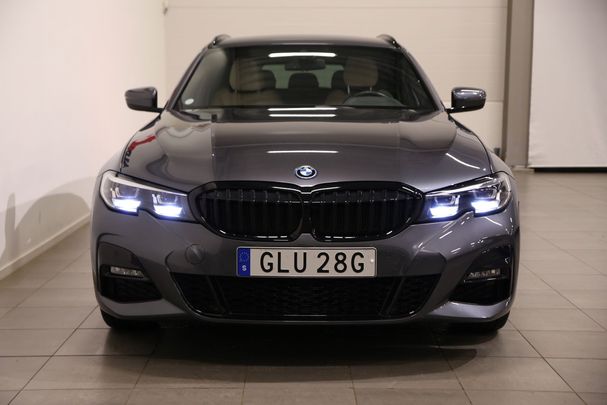 BMW 330 Touring e M Sport 216 kW image number 2