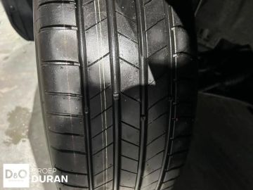 Car image 48