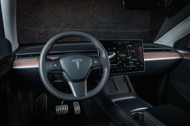 Tesla Model Y Performance AWD 393 kW image number 16