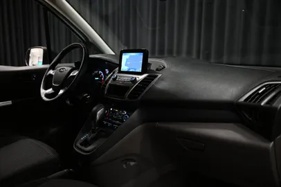 Car image 28