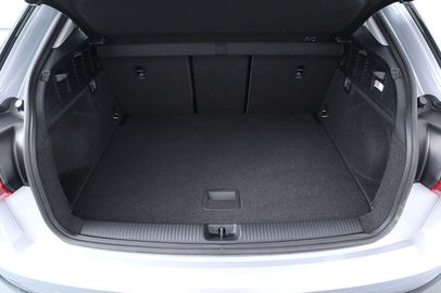 Car image 37