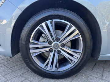 Car image 39