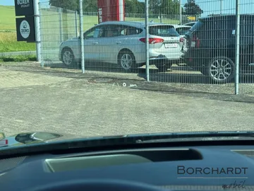 Car image 26