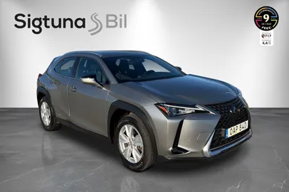 Car image 2