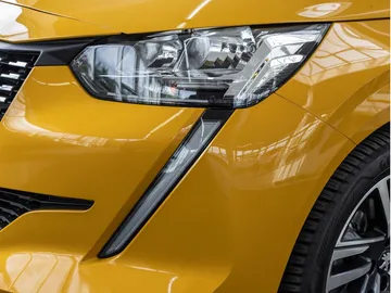 Car image 26