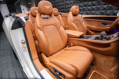 Car image 39