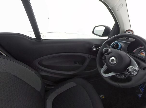 Smart ForTwo coupe EQ 60 kW image number 9