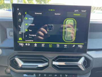 Car image 28