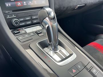 Car image 29