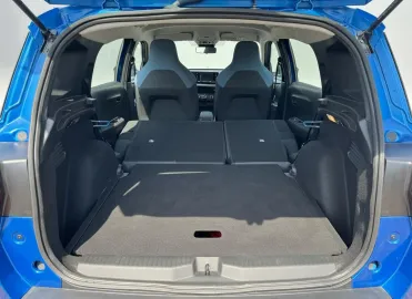 Car image 26