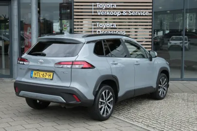 Car image 4