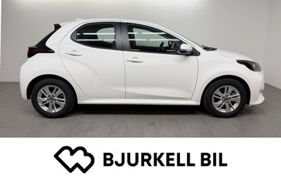 Car image 2