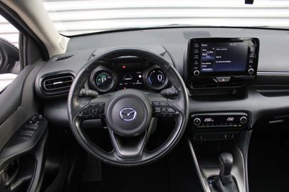 Car image 9