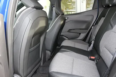 Car image 10