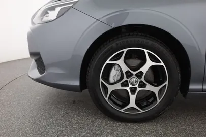 Car image 31