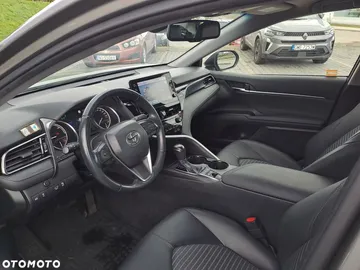 Car image 30
