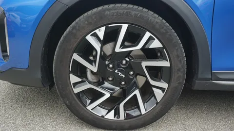 Car image 34