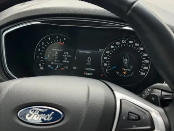 Car image 30