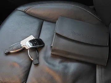 Car image 27