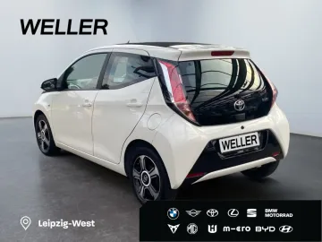 Car image 5