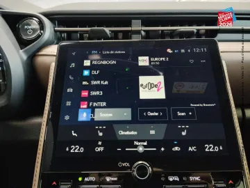Car image 20