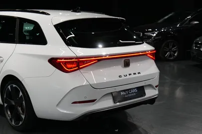 Car image 25
