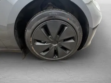 Car image 34