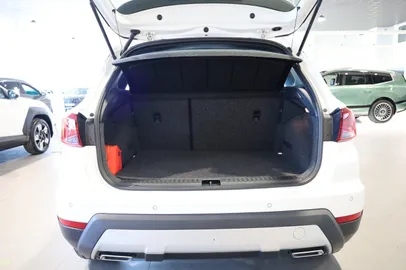 Car image 27