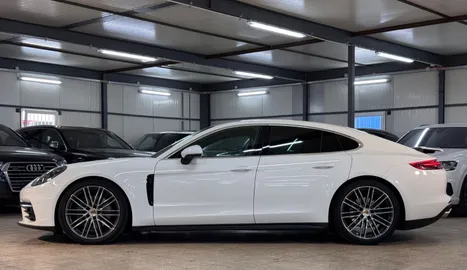 Car image 5