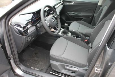 Car image 8