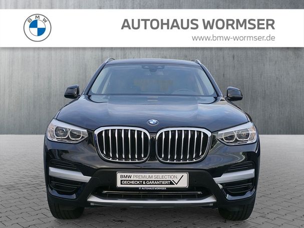 BMW X3 xDrive20i xLine 135 kW image number 2