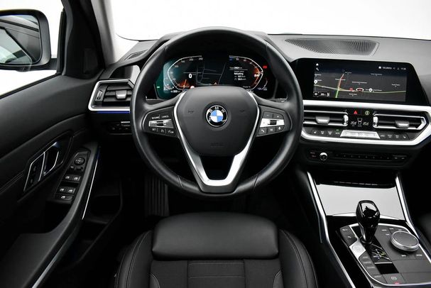 BMW 320d xDrive 140 kW image number 14