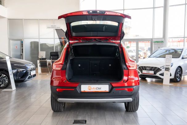 Volvo XC40 AWD 140 kW image number 14