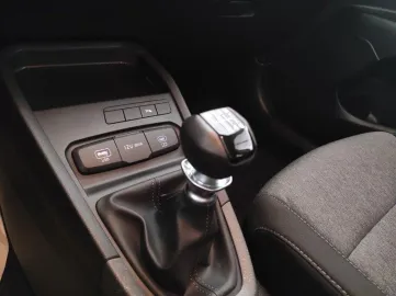 Car image 32